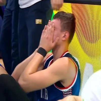 Achilles Tear Forces Early Exit from NBA! Jokic in Tears as Nuggets Lose Their Top Backup Center