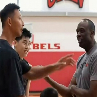 Did the Chinese National Basketball Team Freeze Out Wang Lanqin? Nearly a Perfect Three-Point Shooting Debut in the NBA