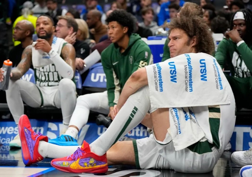 Career Countdown: Can 36-Year-Old Robin Lopez Find a New NBA Home?-0