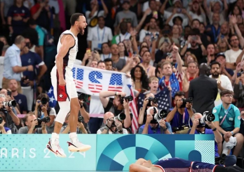 One for the Ages: Curry Stuns the World with a Legendary Performance!-0