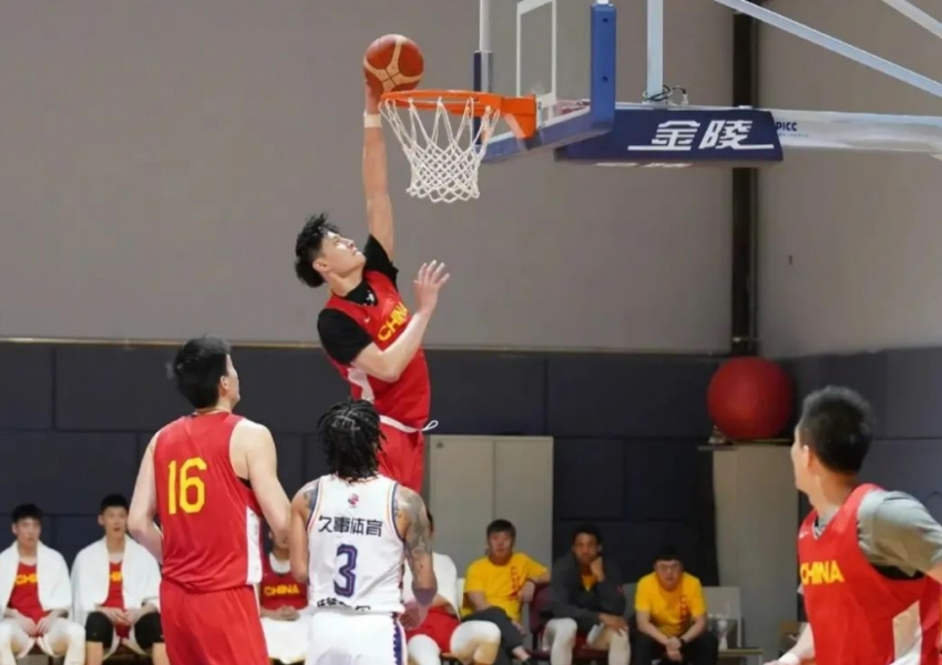 Stepping Back: Zeng Fanbo Temporarily Withdraws from China’s National Basketball Team – A Future NBA-Level Forward in Limbo-2