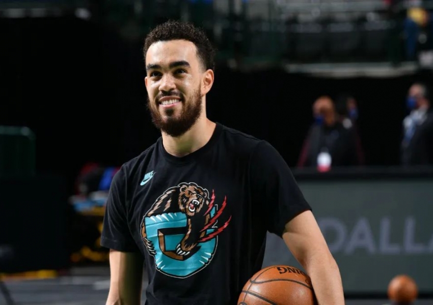 Turning Down Millions! Will Tyus Jones at $3.3 Million Be the Suns' Championship Catalyst?-1