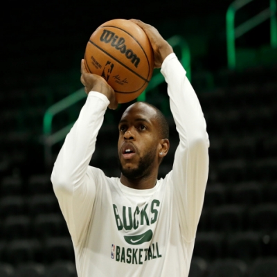 Devastating! Double Ankle Surgery: Can Middleton Return? Are the Bucks Headed for Collapse?