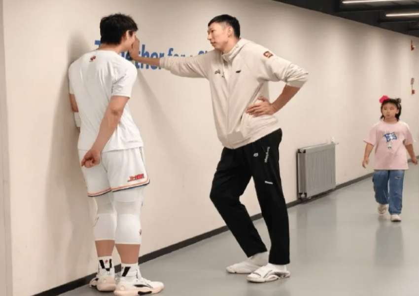 17-of-19 from the Field! Dominating an NBA Lottery Pick, Hu Jinqiu Proves He's China’s Top Big Man-1